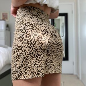 Brandy Melville cheetah print miniskirt